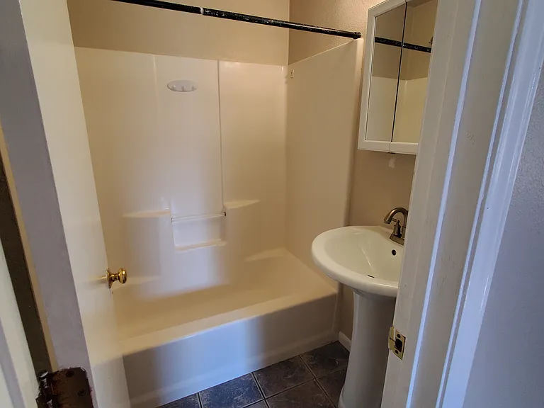 4002 Rosedale Ln — Photo 7