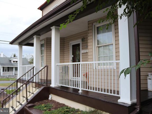 3rd image of 1000 Corbett St