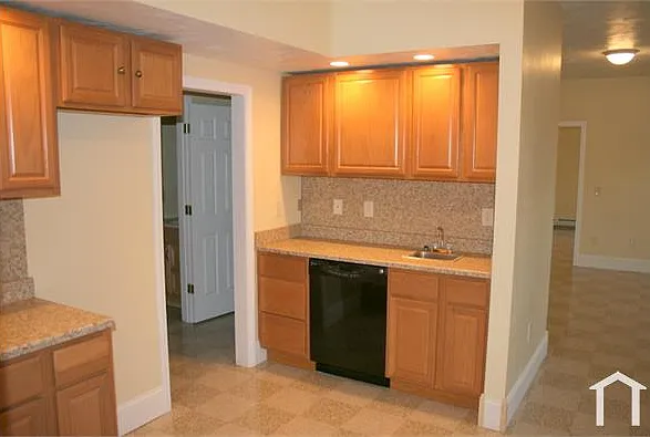 3 bed, 1200 sqft, $2,800 — Photo 3