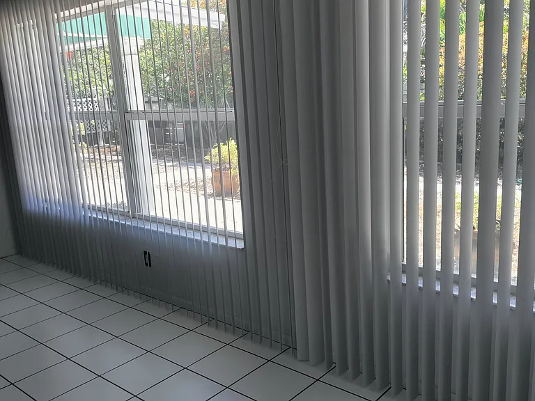 125 SW 19th Ave #UTIL INCLUDED — Photo 14