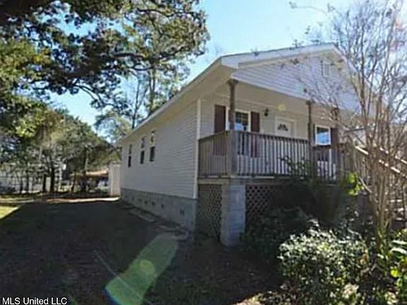 3rd image of 318 Nixon St