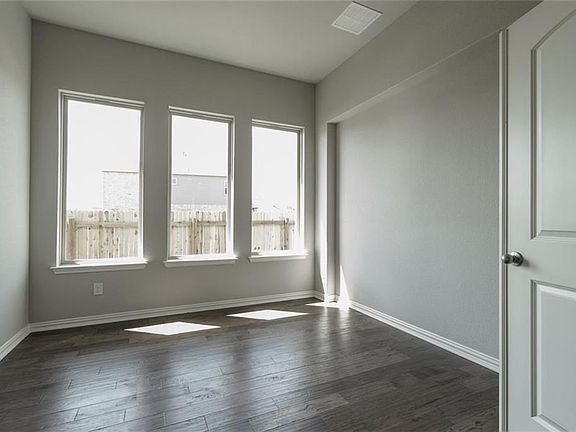 5th image of 19913 Chayton Cir