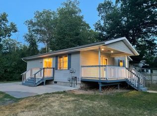 3819 Pfeiffer Ct, Midland, MI 48640