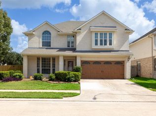 3303 Village Pond Ln, Fresno, TX 77545