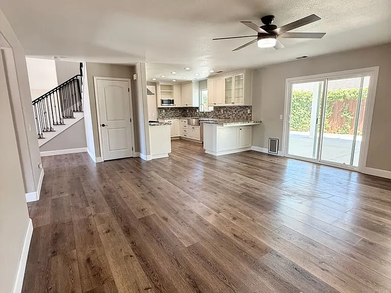 1019 Nanette Ln — Photo 10