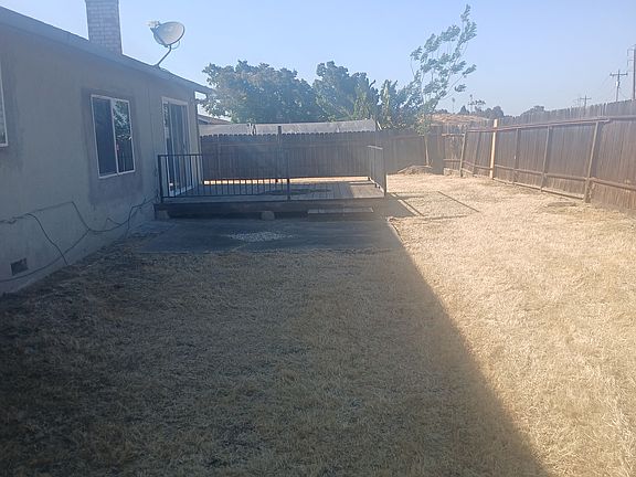 5th image of 2038 Oakridge Ln
