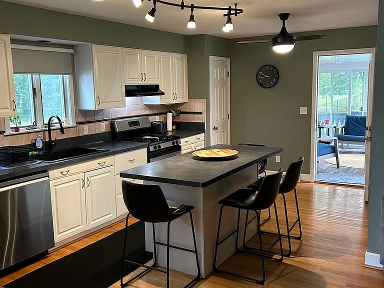 5 Montauk Ln #L — Photo 4