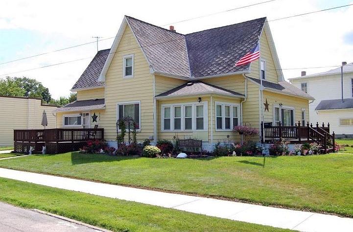 1st image of 305 W 7th St
