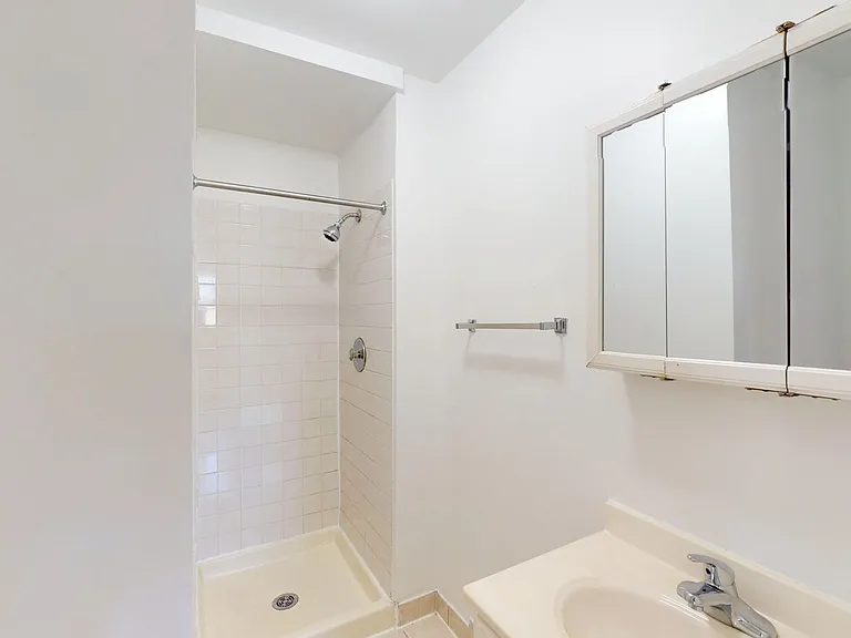1515 E. 54th Street — Photo 57
