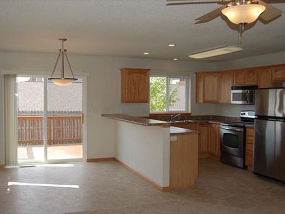 3rd image of 526 Sicily Ct