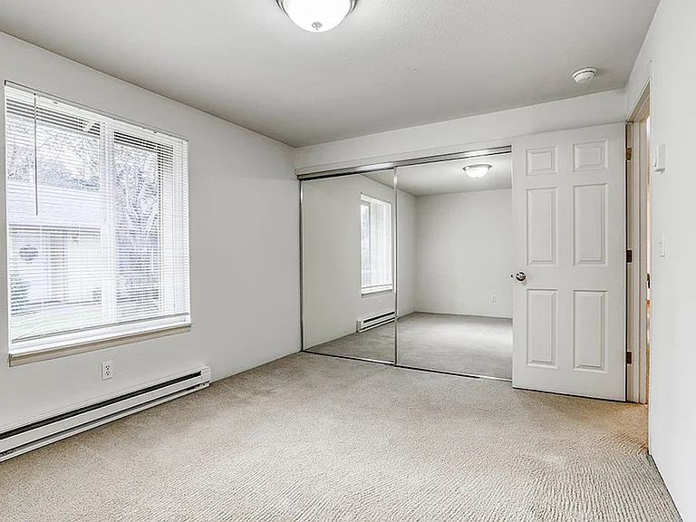 3903 E 18th St #11 — Photo 9