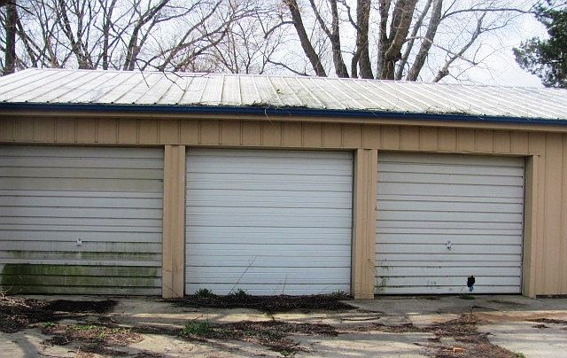 2nd image of 1407 Pine Hill Rd
