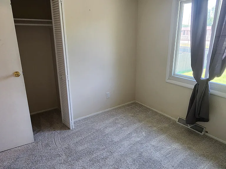 8624 Garfield Ave — Photo 9