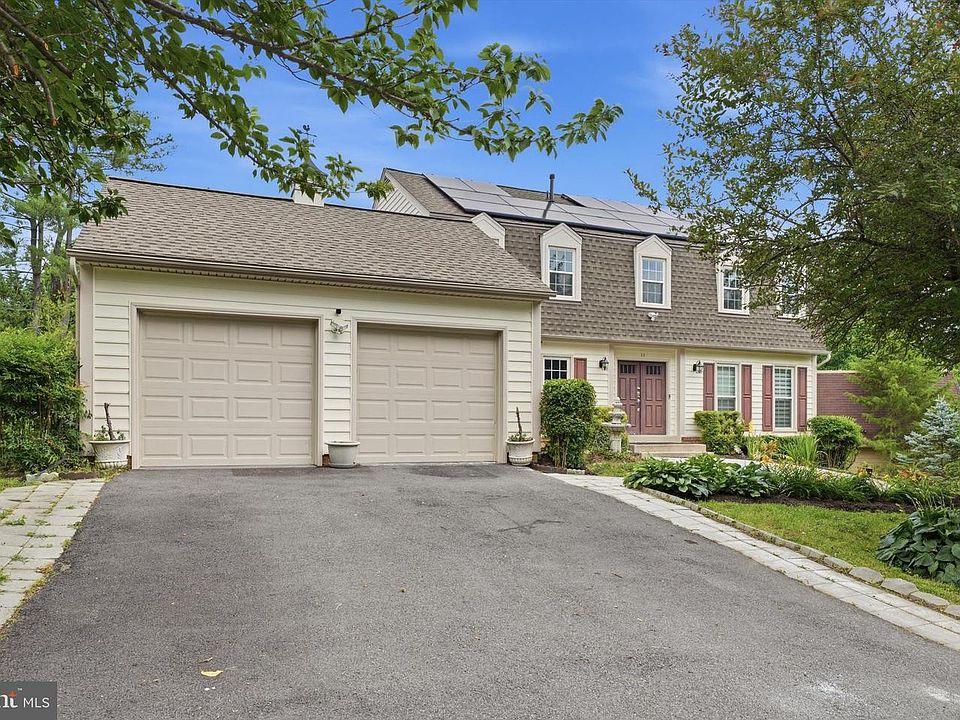 1st image of 11 Dellcastle Ct