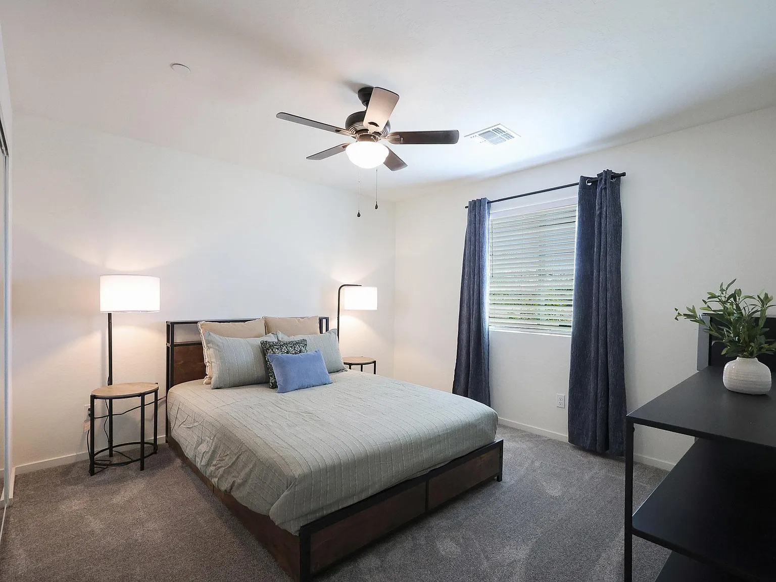 4 bed, 2.0 bath, 1019 sqft, $1,248 — Photo 1