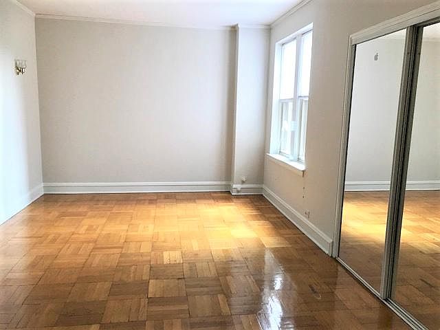 1st image of 1626 W Sherwin Ave #205