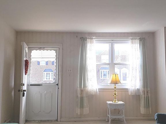 5th image of 6118 Reach St