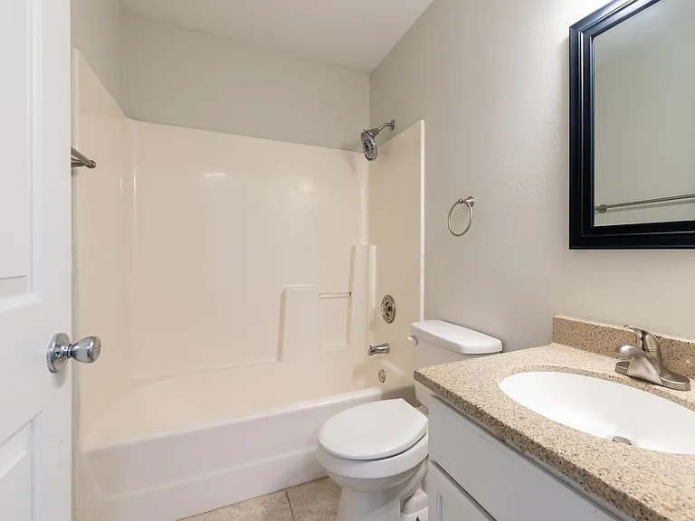 1156 S Grant Ave — Photo 19