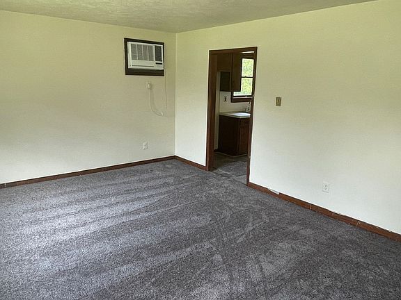 3rd image of 7 S Ivy Ave
