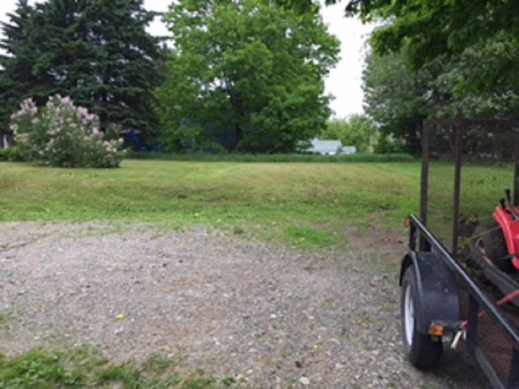 3 bed, 1.5 bath, 1400 sqft, $600 — Photo 3