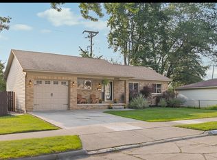 28115 Hughes St, Saint Clair Shores, MI 48081