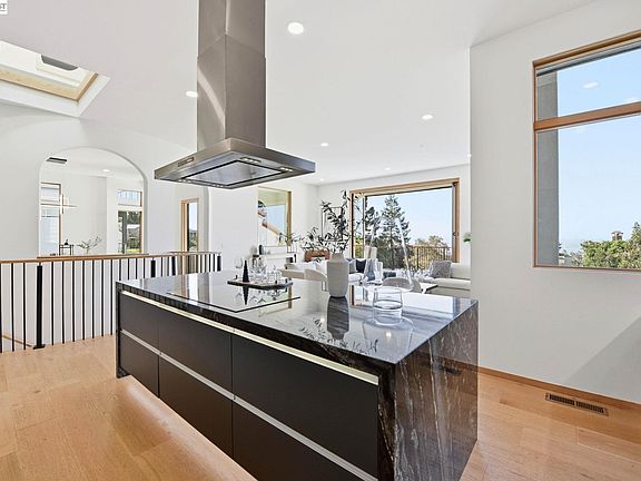 5th image of 1024 Grizzly Peak Blvd