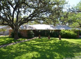 147 Canyon Oaks Dr, Hollywood Park, TX 78232