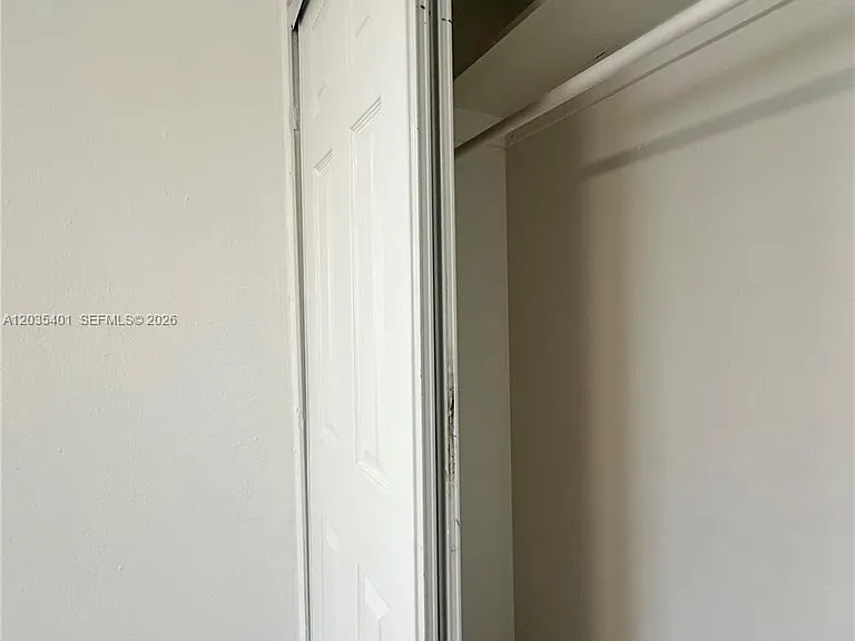 5911 NE 18th Ave #4 — Photo 18