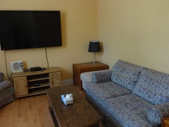 6 Christie St #2, Ottawa, ON K1R 6T2