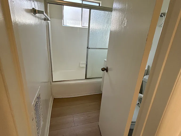 Torrance 44 — Photo 11