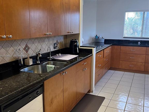 3rd image of 1301 SW 142nd Ave APT 301H