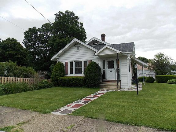 2nd image of 82 Pearl St