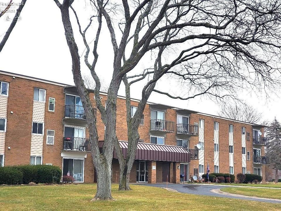 1st image of 1305 S Lake Wilmer Dr APT 209