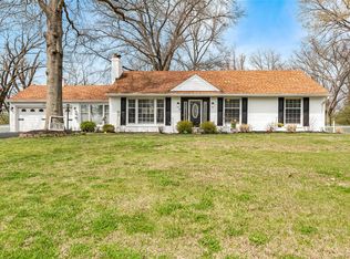 1521 Marshall Rd, Saint Louis, MO 63122