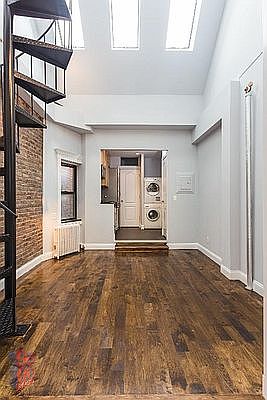 3rd image of 210 E 25th St APT 5RW