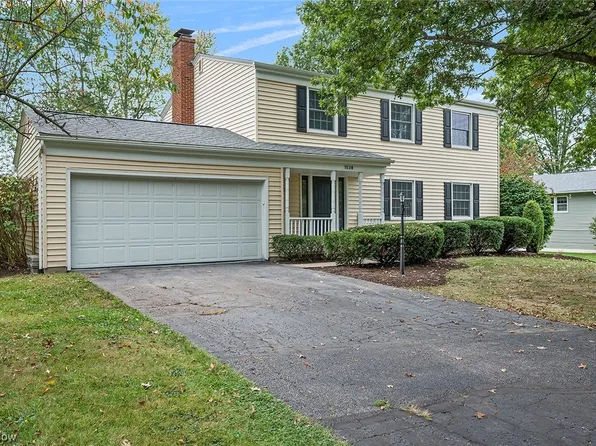 1538 Amboy Dr, Hudson, OH 44236