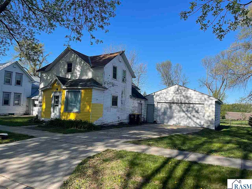 1st image of 403 Park St S