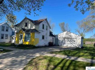 403 Park St S, Fairfax, MN 55332