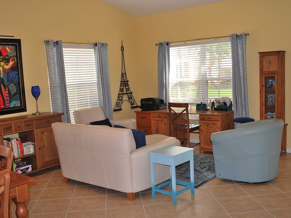 formal seating area