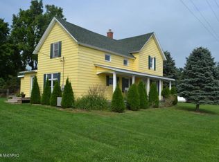 4983 W Us Highway 12, Three Oaks, MI 49128