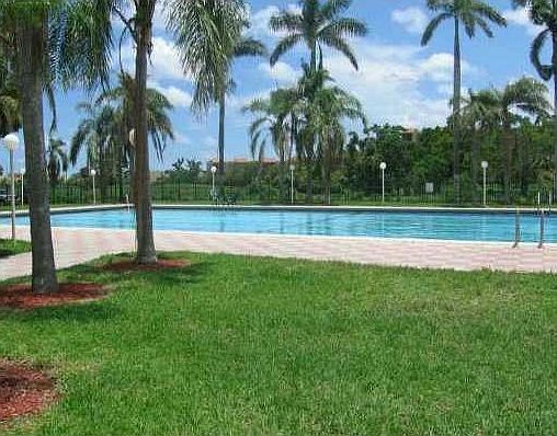 4th image of 9340 Fontainebleau Blvd #W401