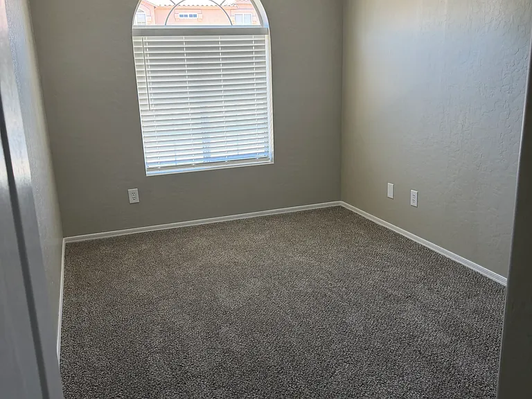 1850 W Desert Ln — Photo 33
