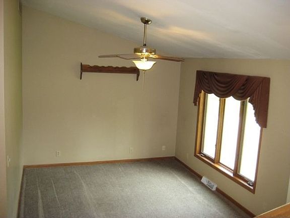4th image of 5820 Wintergreen Dr