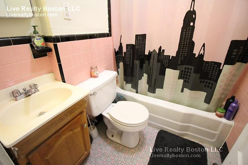 2nd image of 226 Harvard Ave