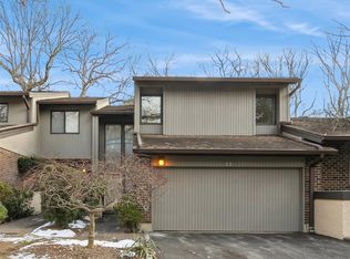 33 Club House Court #33, Jericho, NY 11753