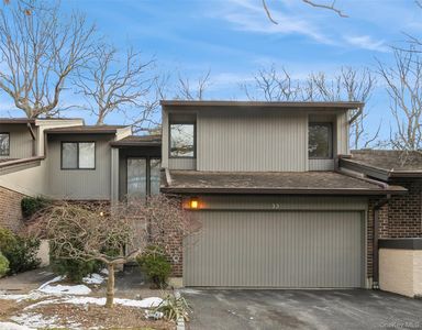 33 Club House Court #33, Jericho, NY, 11753