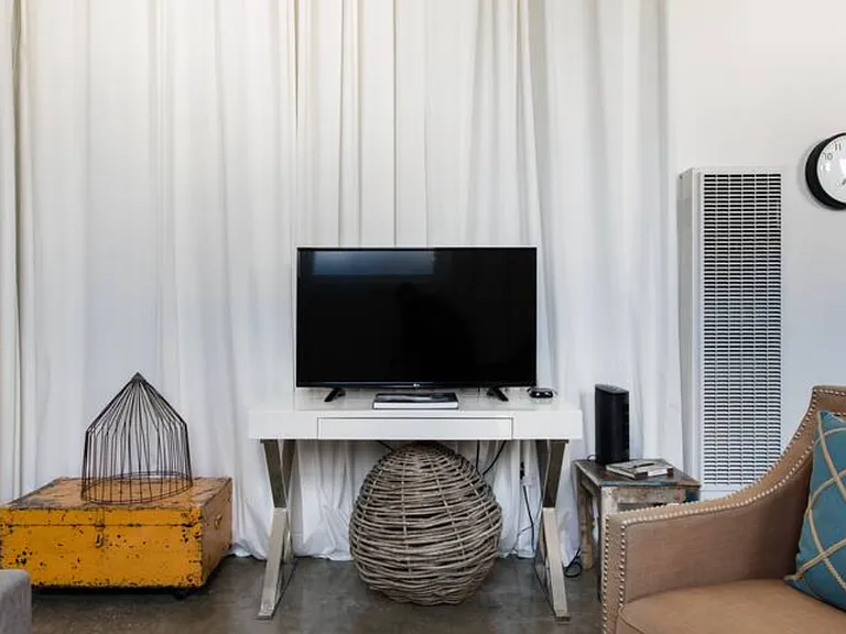 533 Vernon Ave #C — Photo 5