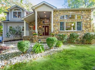61 Glasgow Ter, Mahwah, NJ 07430