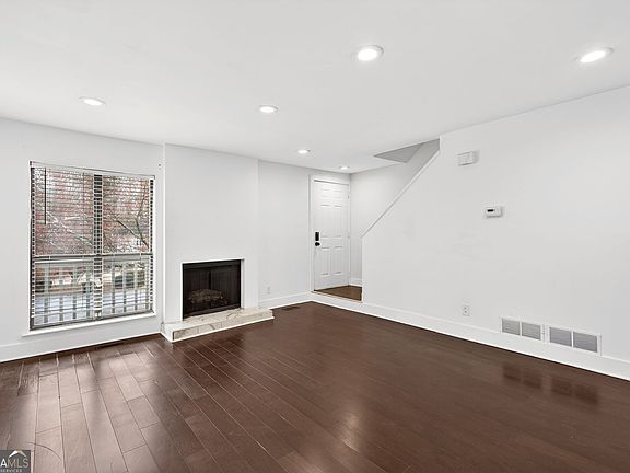 4th image of 2226 Spring Walk Ct