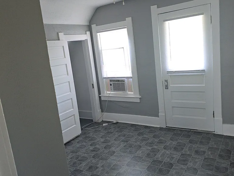 441 E Hudson St — Photo 8